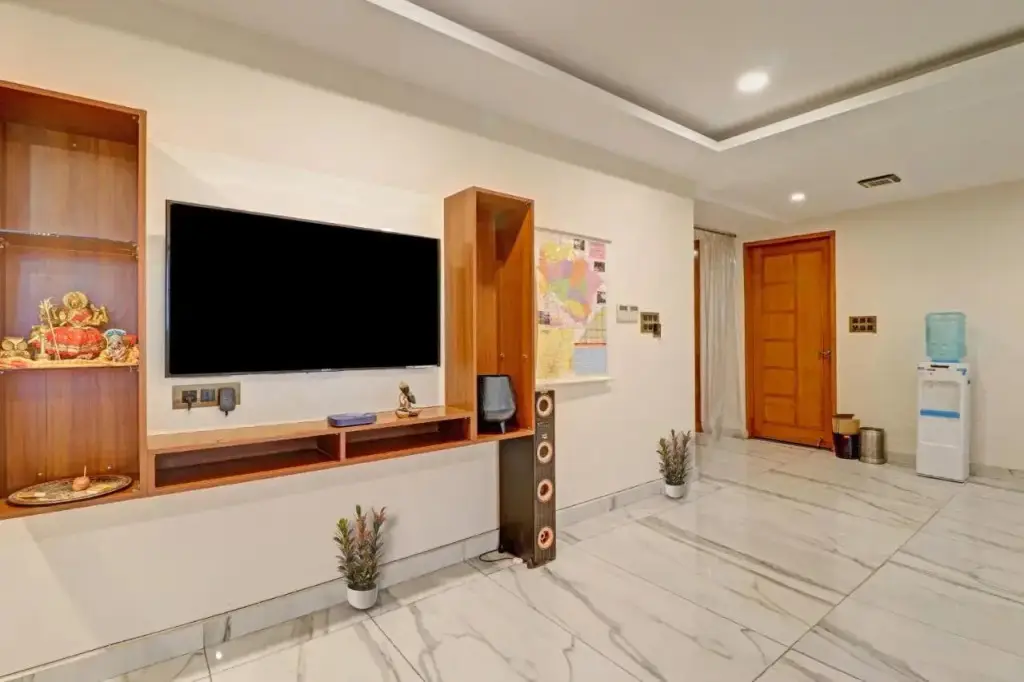 Дехрадун: OYO 703086 Hotel Shri Rooms & Restaurant