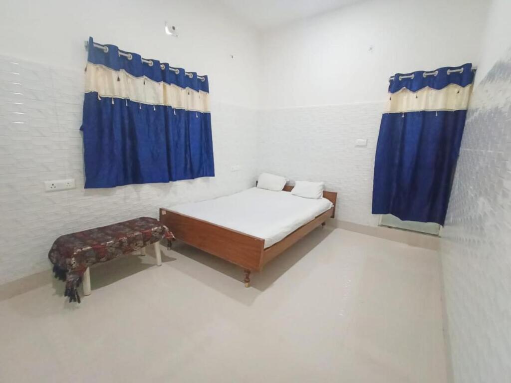 Деогхар: Swastik Hotel