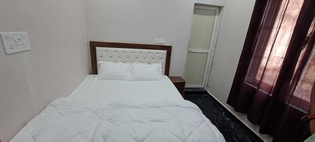 Dharuhera: Oyo Harsh Hotel