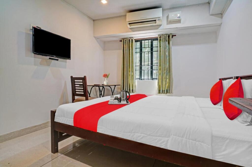 Куруппумтара: Flagship 701607 Mezban Grand Suites