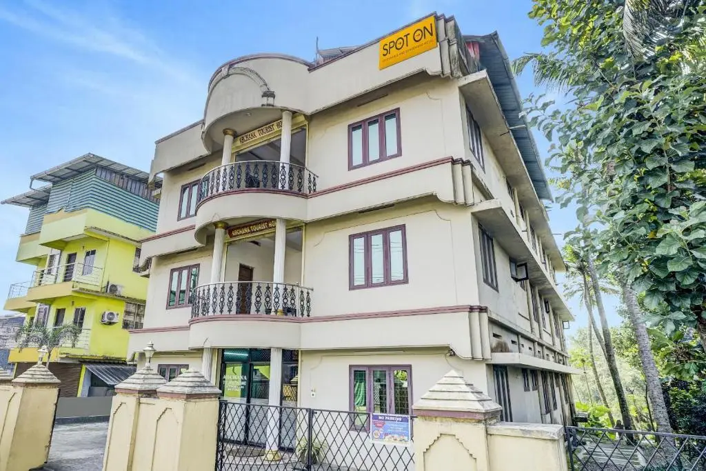Spot On Archana Tourist Home — фото 1