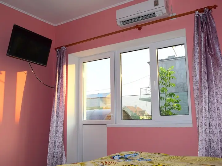 Севастополь: 5th Kilometer Guest House