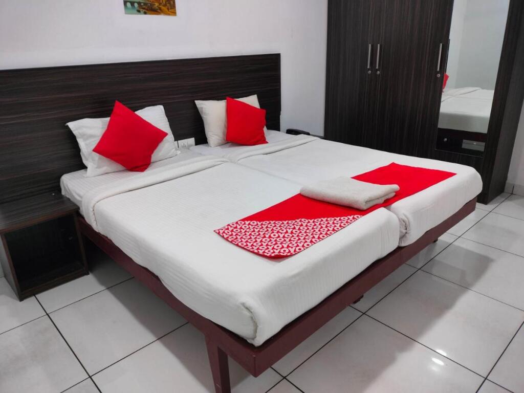 Куруппумтара: Kings Fort Rooms Thrippunithura