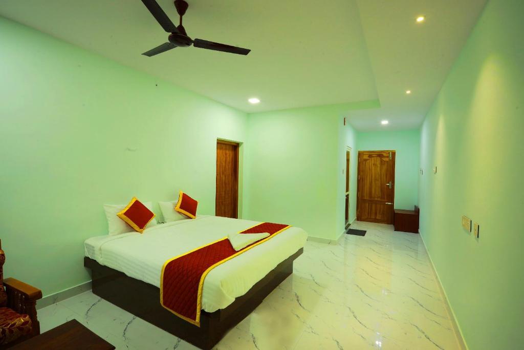 Eraniel: Hotel Rajeswari International