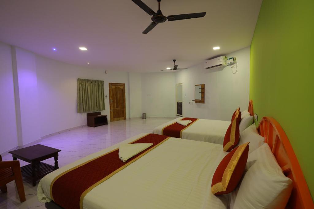 Eraniel: Hotel Rajeswari International