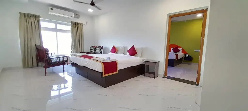 Eraniel: Hotel Rajeshwari International