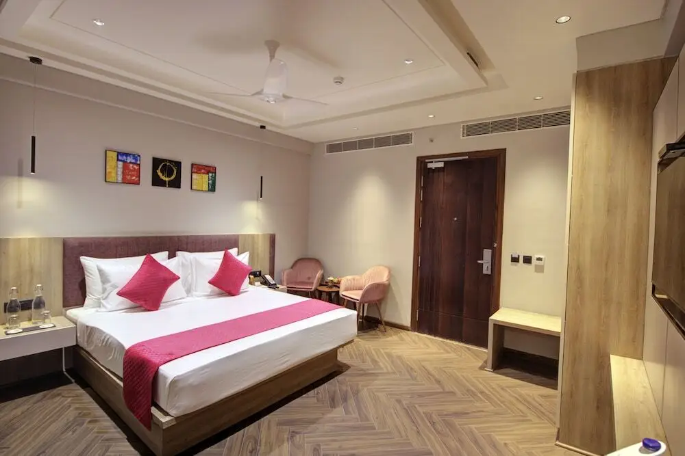 Файзабад: Cygnett Collection KK Hotel