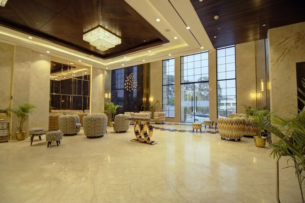 Файзабад: Cygnett Collection KK Hotel