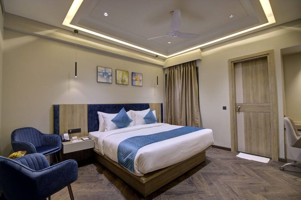 Файзабад: Cygnett Collection KK Hotel
