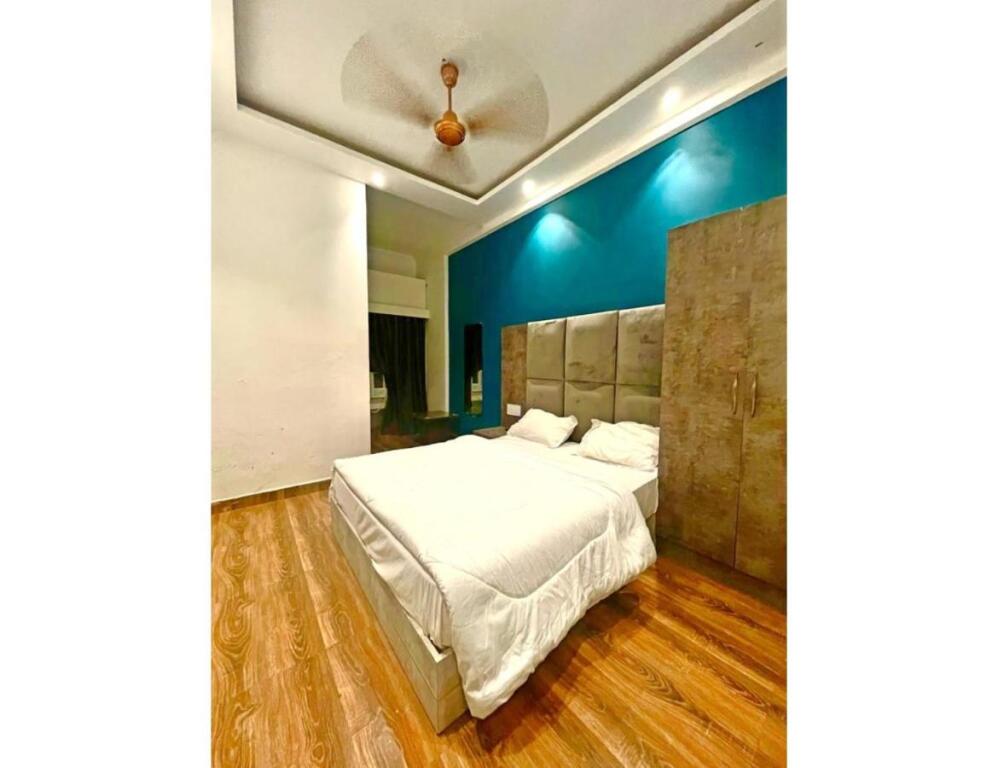 Файзабад: Hotel Royal Palm Inn