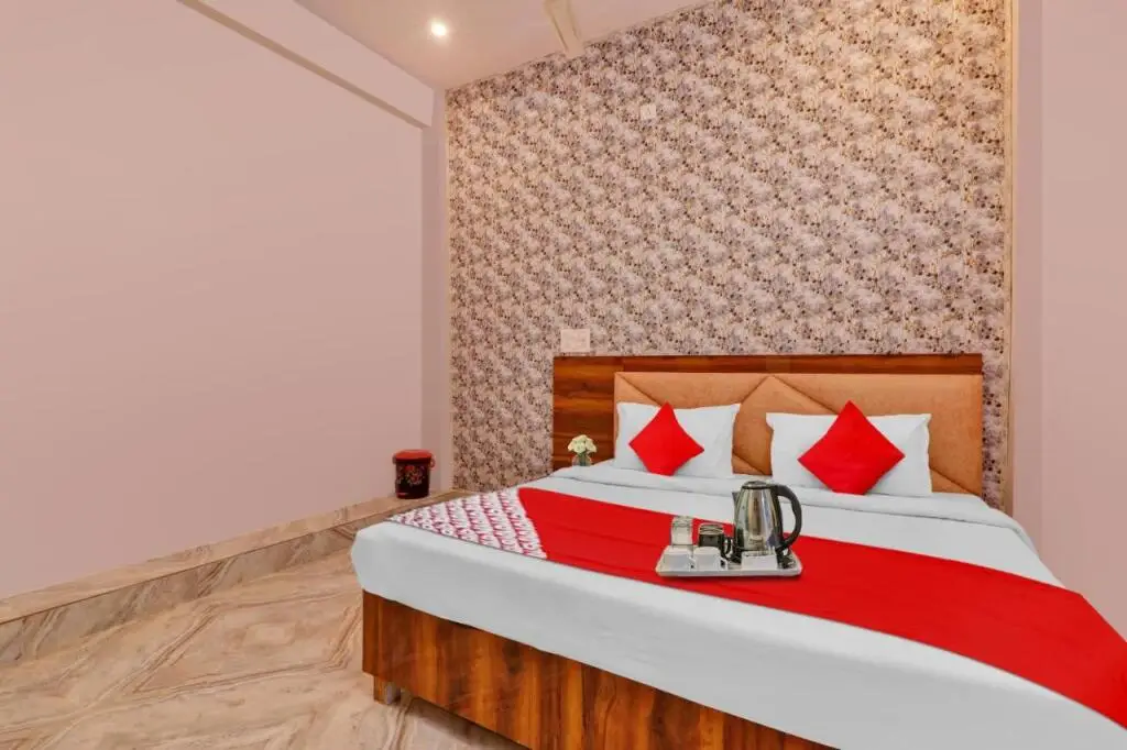Горакхпур: OYO Flagship 703742 Hotel C.r.k Inn