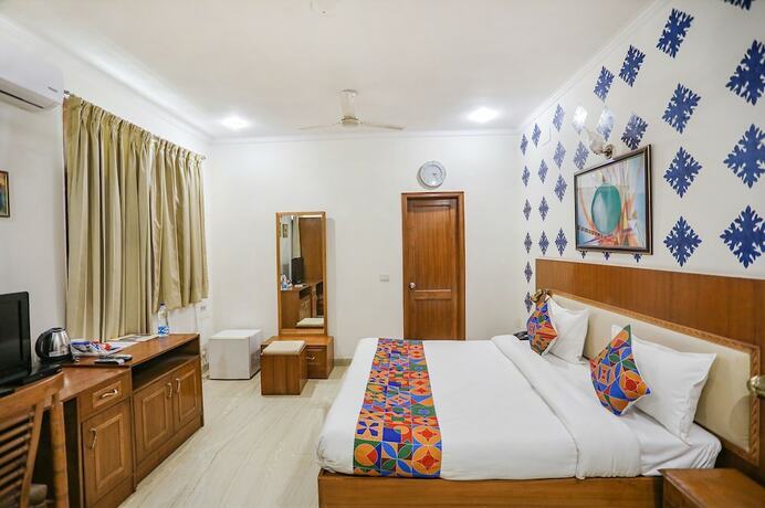 Гуруграм: Fabexpress Global Residency Inn