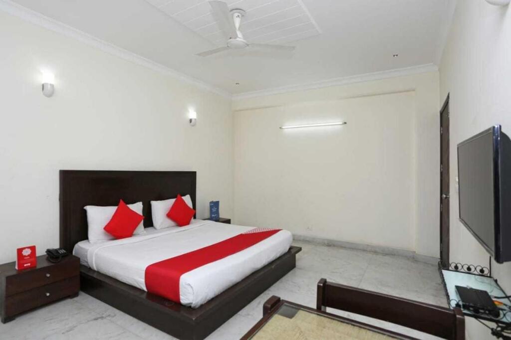 Гуруграм: OYO 80625B Jiyansh Oyo Hotel