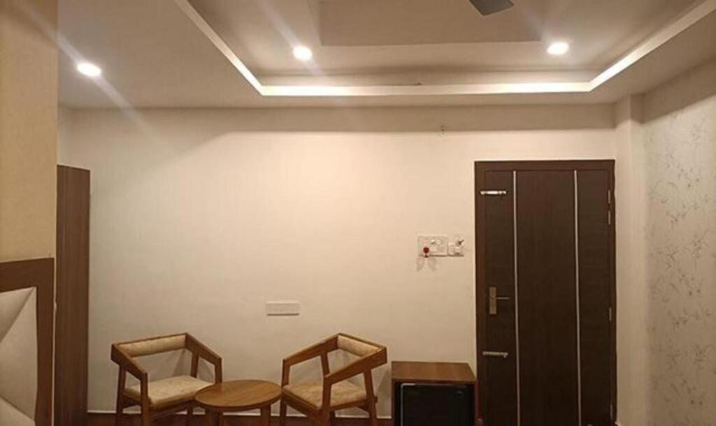 Гувахати: FabHotel Prime Royal Inn