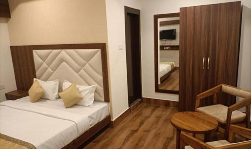 Гувахати: FabHotel Prime Royal Inn