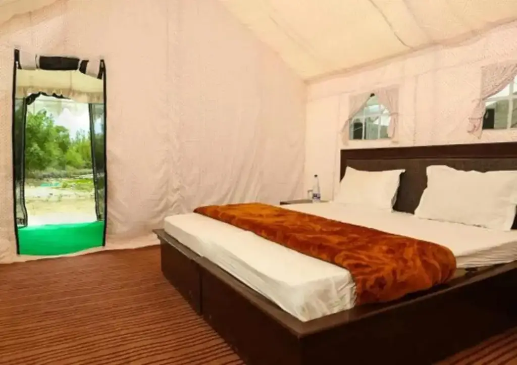 Хундер: Terrain Ladakh Camping Nubra