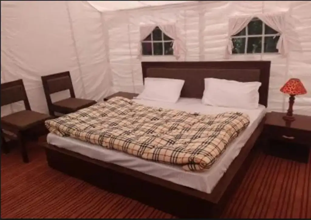 Хундер: Terrain Ladakh Camping Nubra