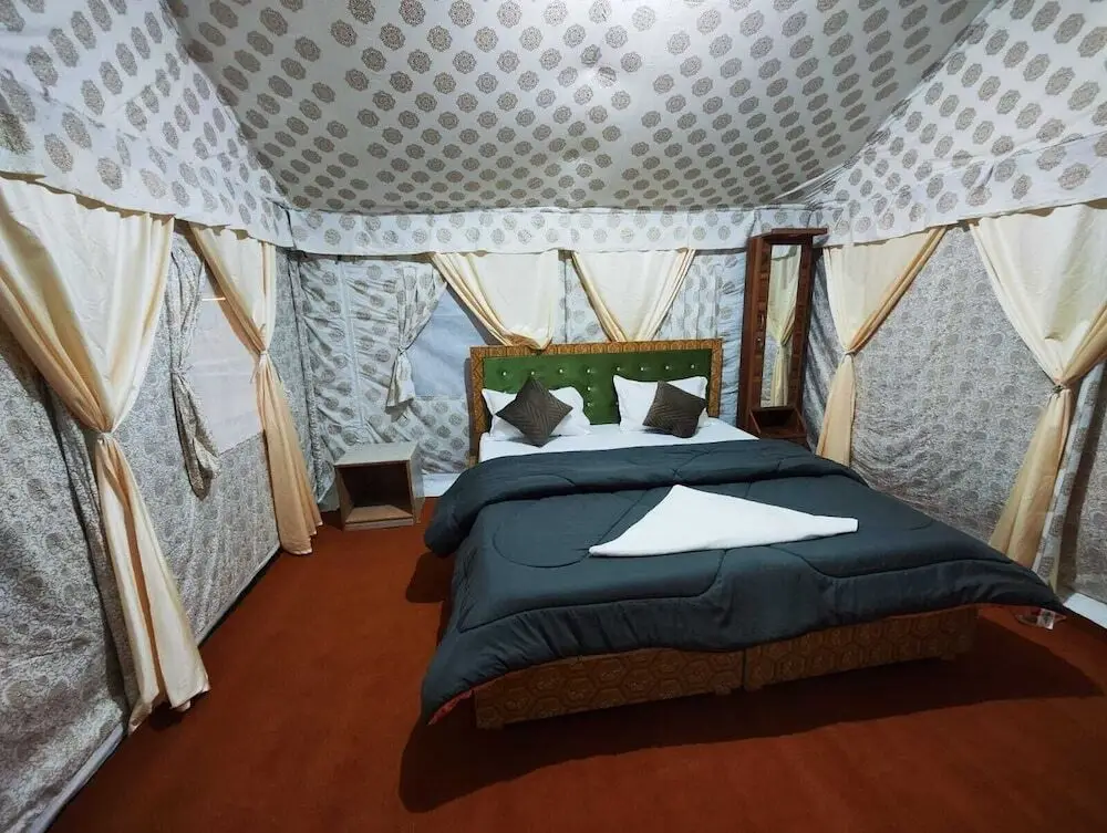 Хундер: The Grand Ghazi Clover Camp
