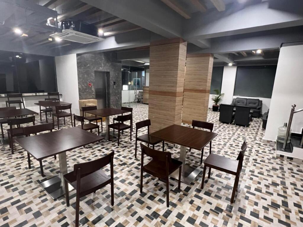 Хидерабад: Palladium Luxury Suites Financial District Unit I