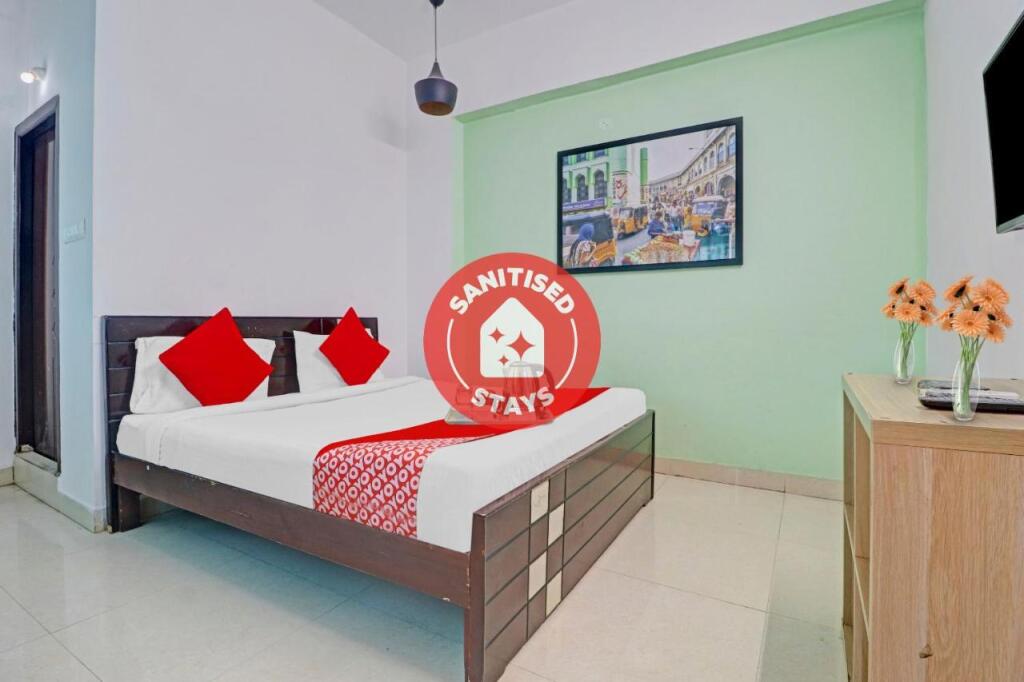 Хидерабад: OYO Flagship 701985 Amrutha Spaces