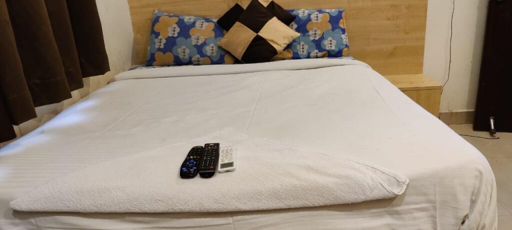 Хидерабад: iROOMZ P Homes