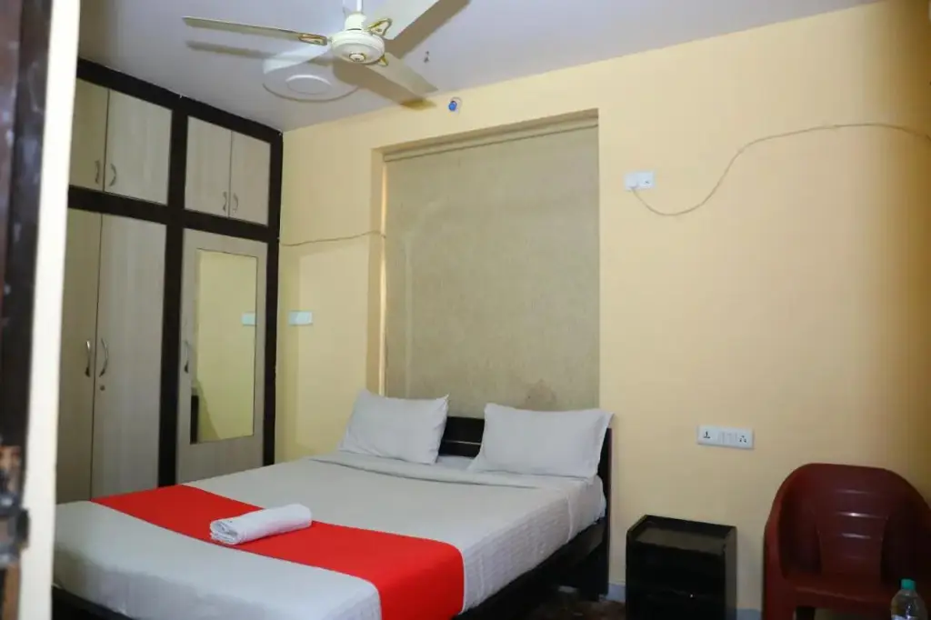 Хидерабад: iROOMZ HOTEL PEACEFUL STAY VILLA