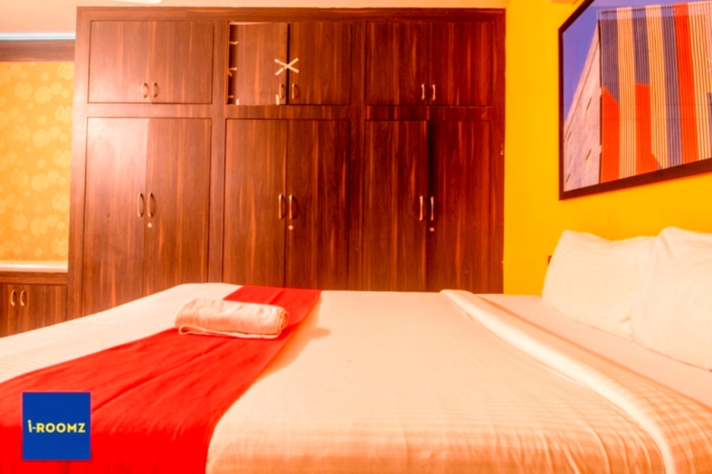 Хидерабад: iROOMZ HOTEL PEACEFUL STAY VILLA