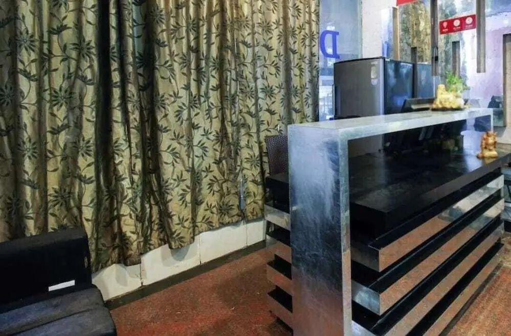 Хидерабад: iROOMZ Hotel Diamond Park