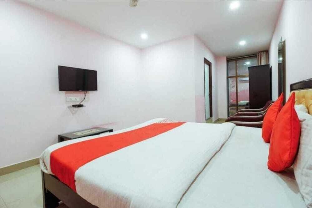 Хидерабад: iROOMZ Hotel Diamond Park