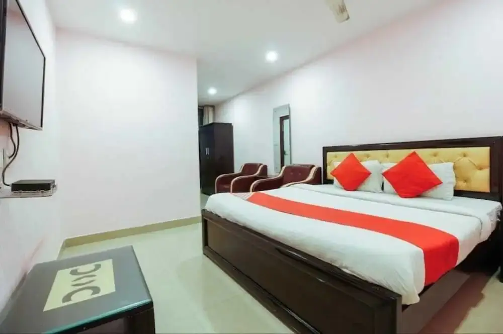 Хидерабад: iROOMZ Hotel Diamond Park