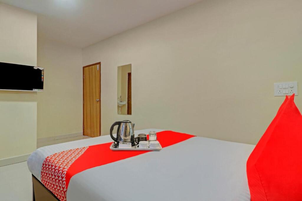Хидерабад: OYO 70302 Aayush Stay Inn