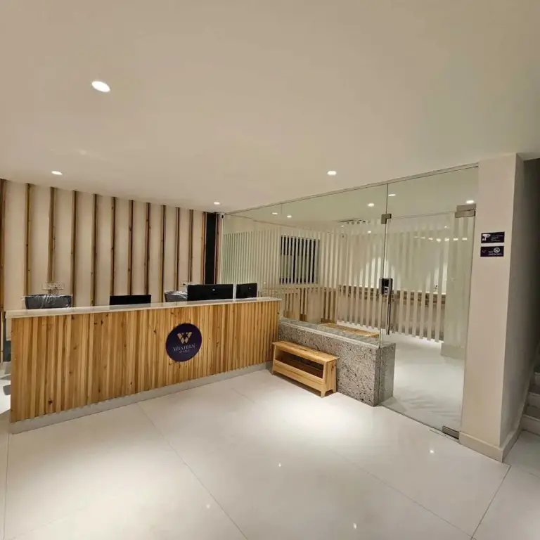 Хидерабад: Western Suites
