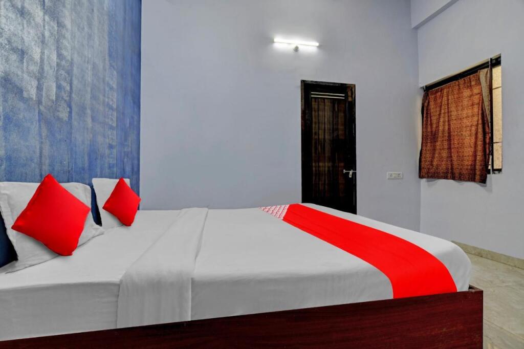 Индаур: SPOT ON 806322 Hotel Kings Night