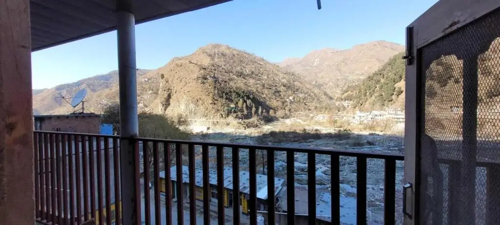 Катра: POP HOME 80545B Zohan Homestay