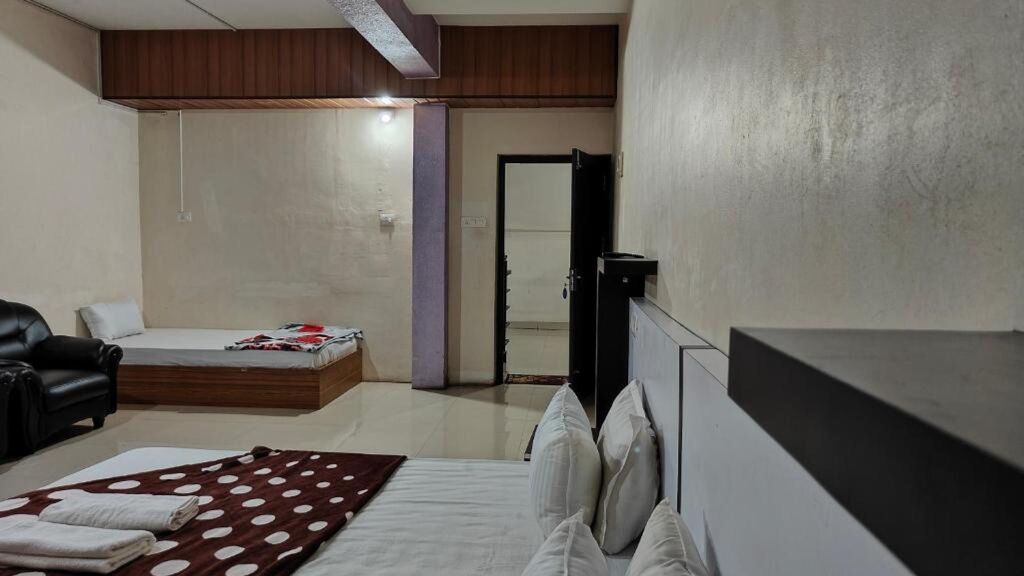 Паллипурам: PPH Living Khaleej Residency