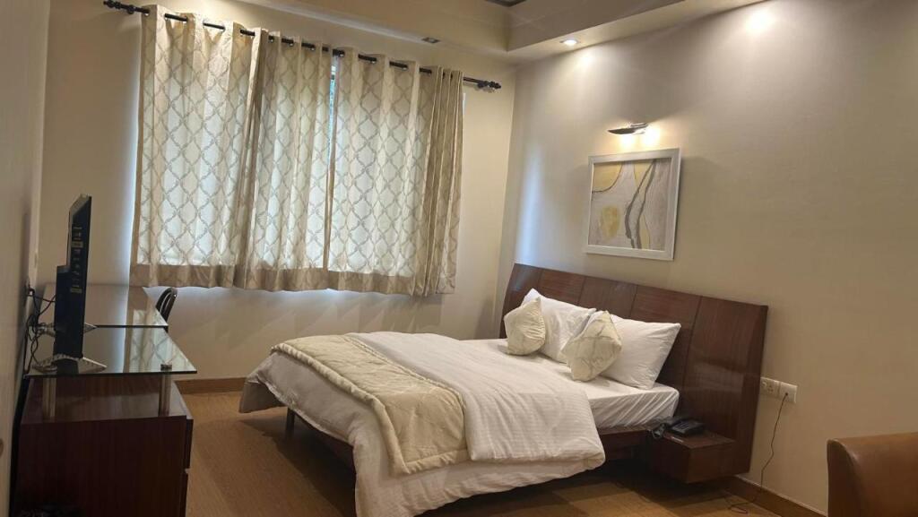 Гуруграм: Enkay Suites
