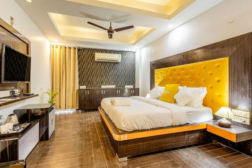 Гуруграм: Lime Tree Hotel and Banquet Huda Metro