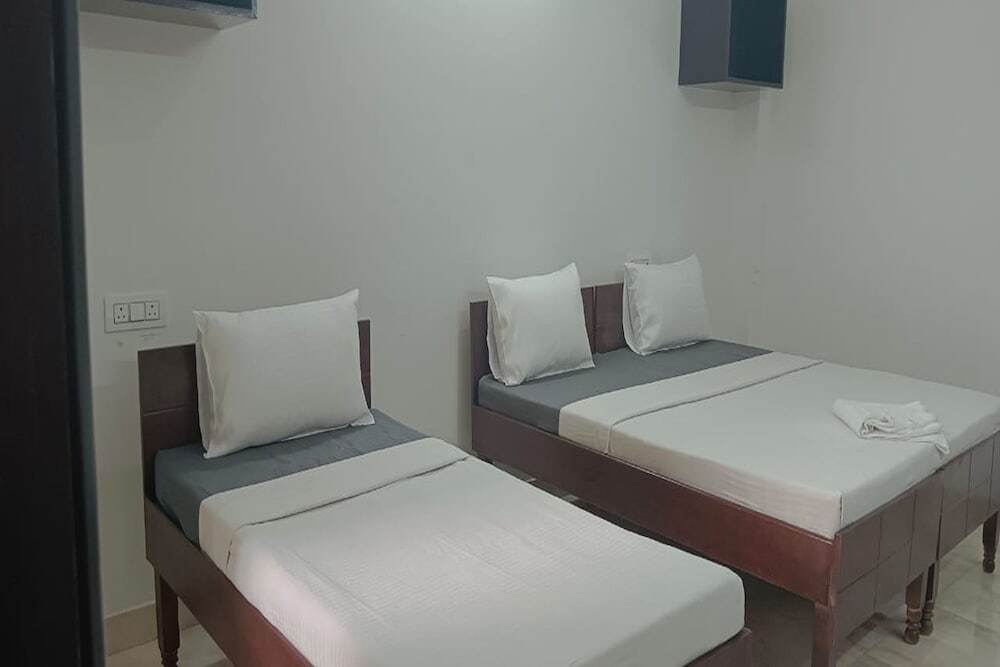 Гуруграм: Singh Deluxe Inn