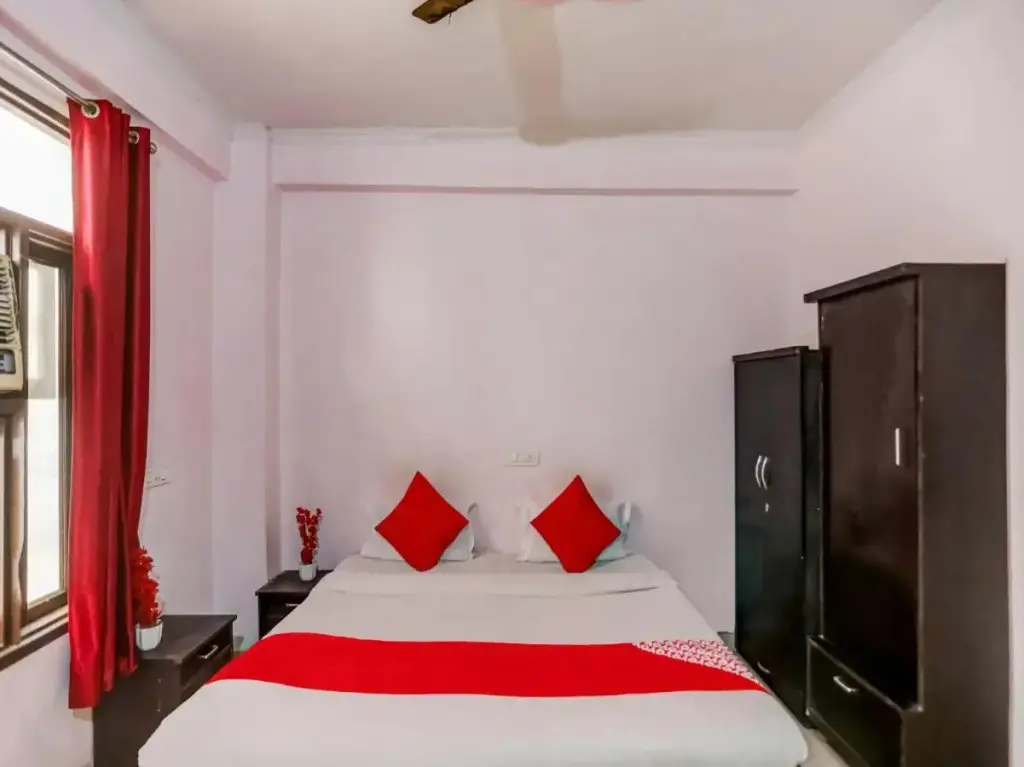 Гуруграм: OYO 84164 Nayra Residency(GRG2381)