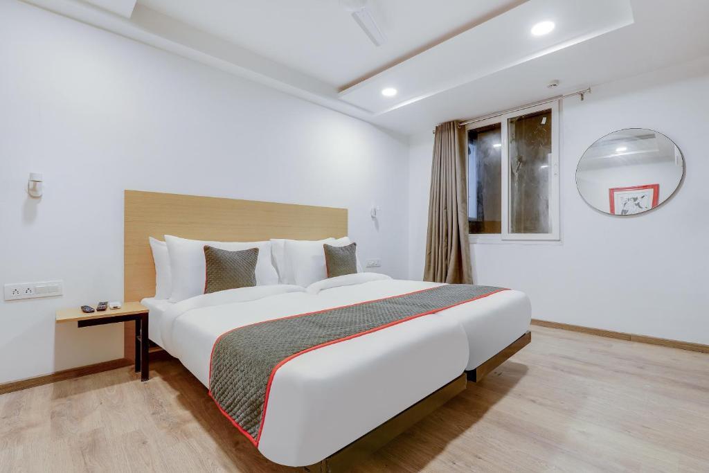 Гуруграм: OYO Townhouse 493 Hotel Tel One Stay Near Omaxe Celebration Mall