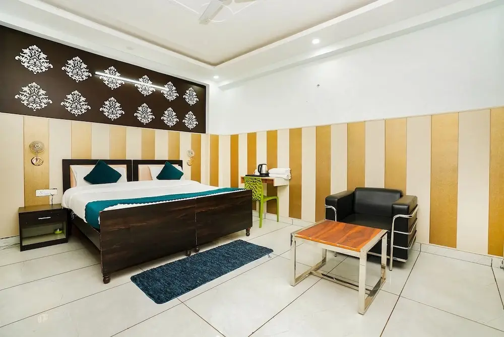 Гуруграм: Fabhotel Tanvi Premium
