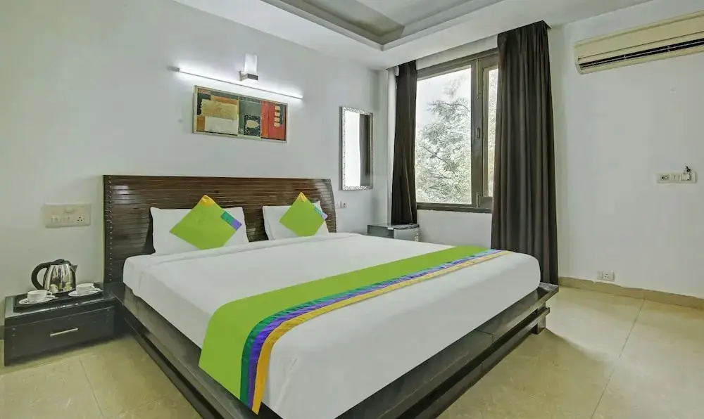 Гуруграм: Hotel Blue Moon Residency Near Huda Metro station