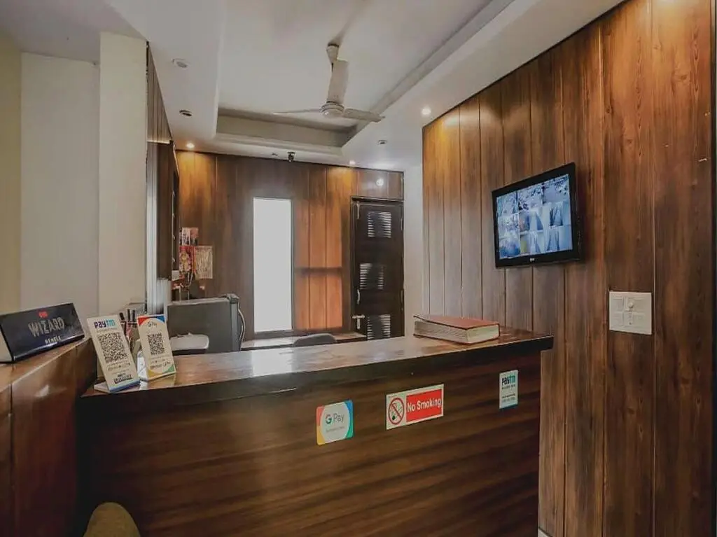 Гуруграм: OYO Flagship 703127 Hotel Devi Palace