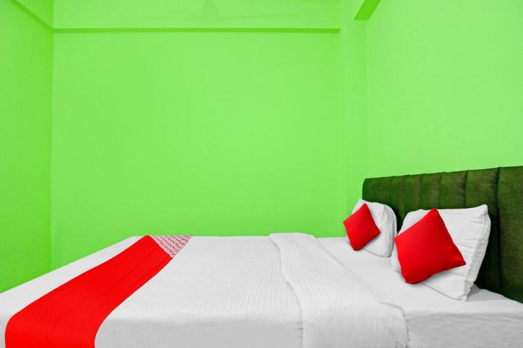 Джуси: OYO Flagship 806669 Hotel Kadambari