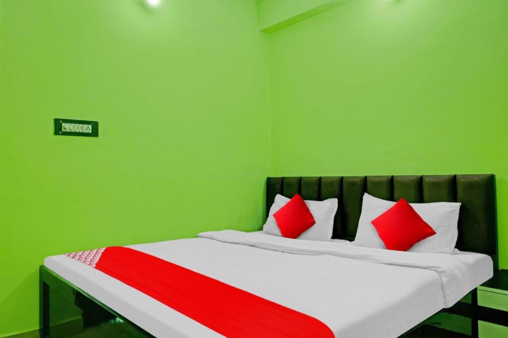 Джуси: OYO Flagship 806669 Hotel Kadambari