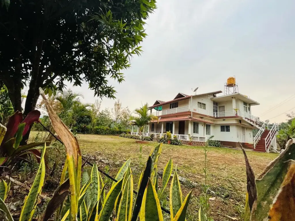 Какабе: Mountain side retreat Near Tadiyandamol Hills