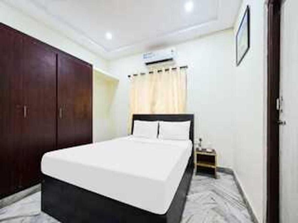 Какинада: OYO Flagship 805641 The Central Guest House
