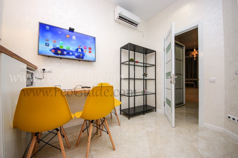 Феодосия: Апартаменты Черноморская набережная 1д
