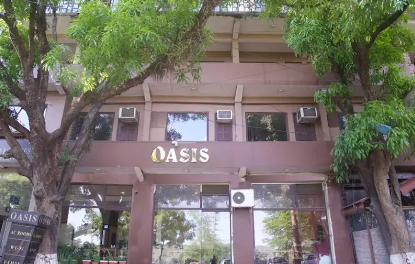 Hotel Oasis — фото 1