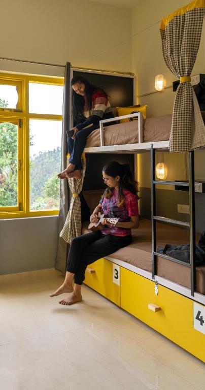 Кангра: The Hosteller Kareri